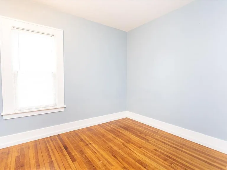 50 Henley Rd #LOWER — Photo 11