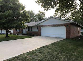 516 NE 2nd St, Hopedale, IL