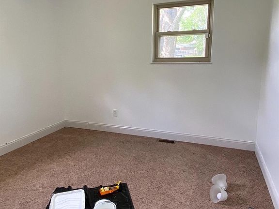 4th image of 731 Mohican Dr