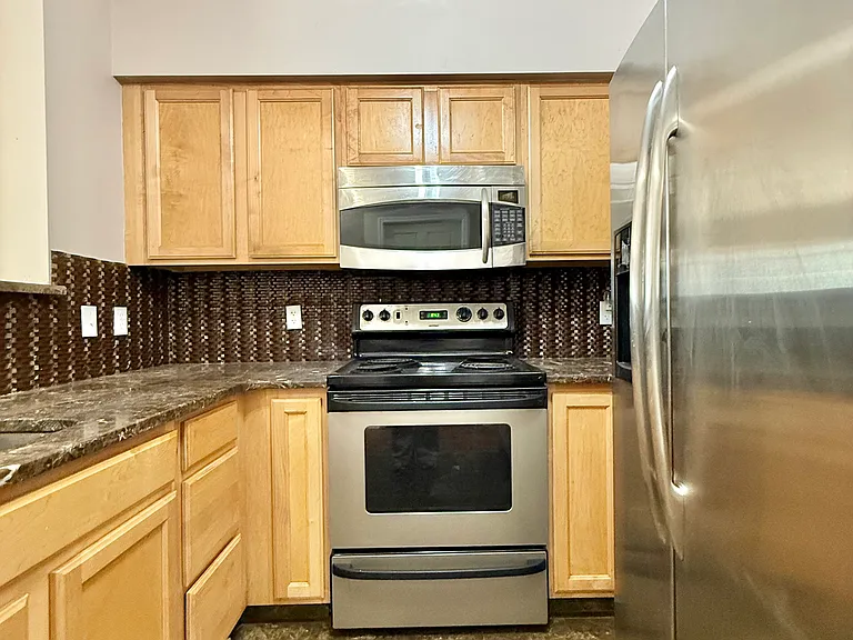 1823 S Napa St — Photo 10