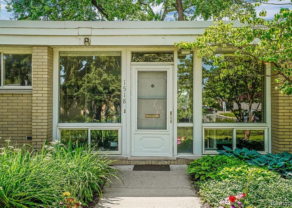 1518 Chateaufort Pl, Detroit, MI 48207 | MLS #2210042709 | Zillow