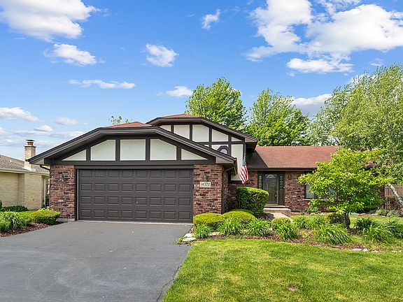 3rd image of 14372 Lakewood Ln