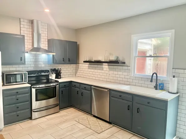 6428 English Oaks Dr, Raleigh, NC 27615