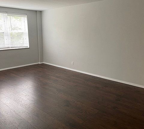 3rd image of 2560 N Moreland Blvd #2B-2Ba-1030Sqft