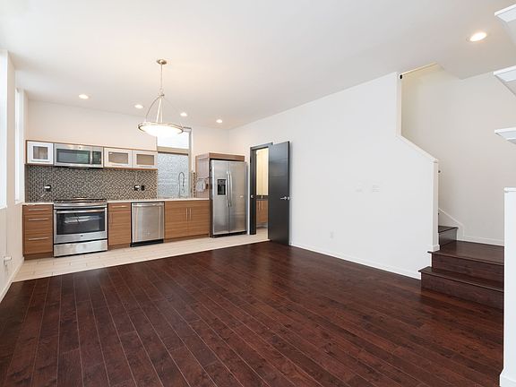 4th image of 946 Hiawatha Pl S