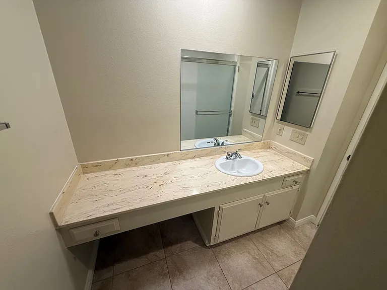 1540 E. Canfield Lane — Photo 7