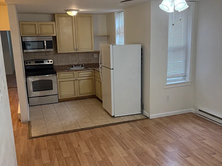 1206 W Airdrie St #2 — Photo 9