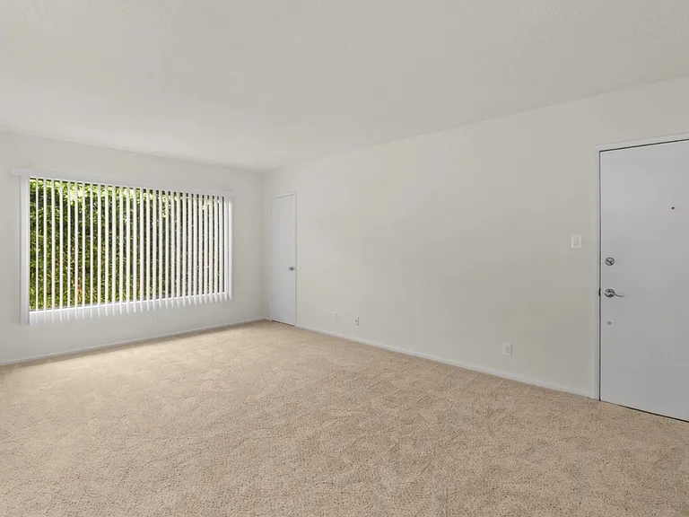 1226 McClellan Dr #12 — Photo 8