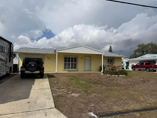 880 SE Degan Drive, Port St Lucie, FL 34983