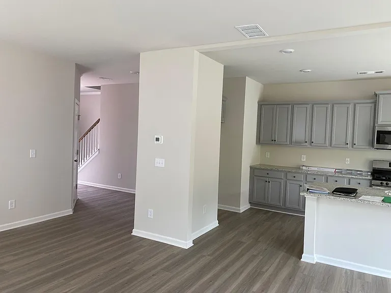 324 Aimes Dr — Photo 8
