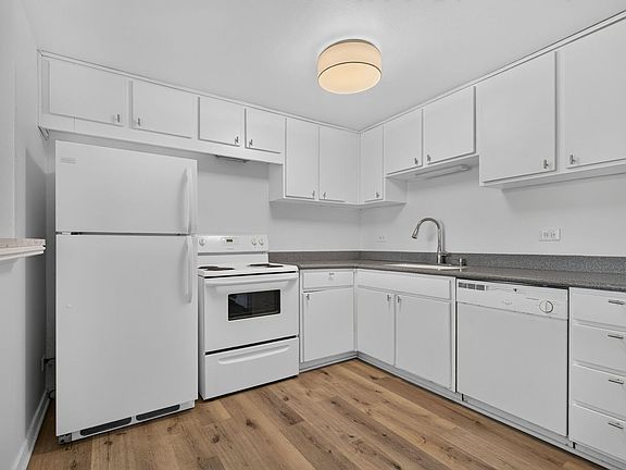 3rd image of 2015 S Finley Rd APT 608