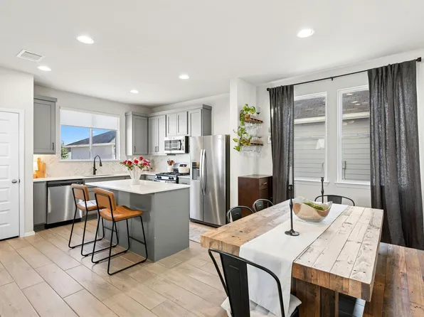 212 Catalina Dr, Kyle, TX 78640