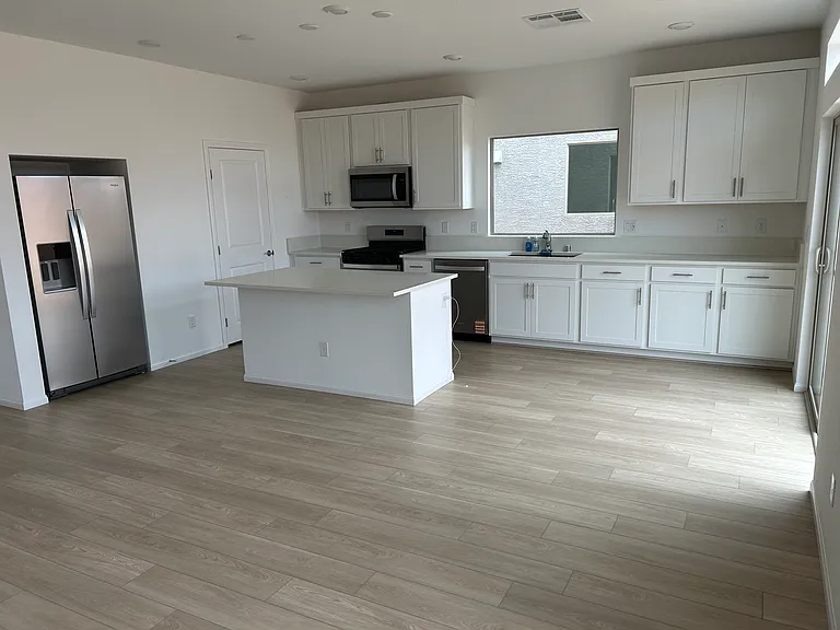 10379 S Bronco St — Photo 6