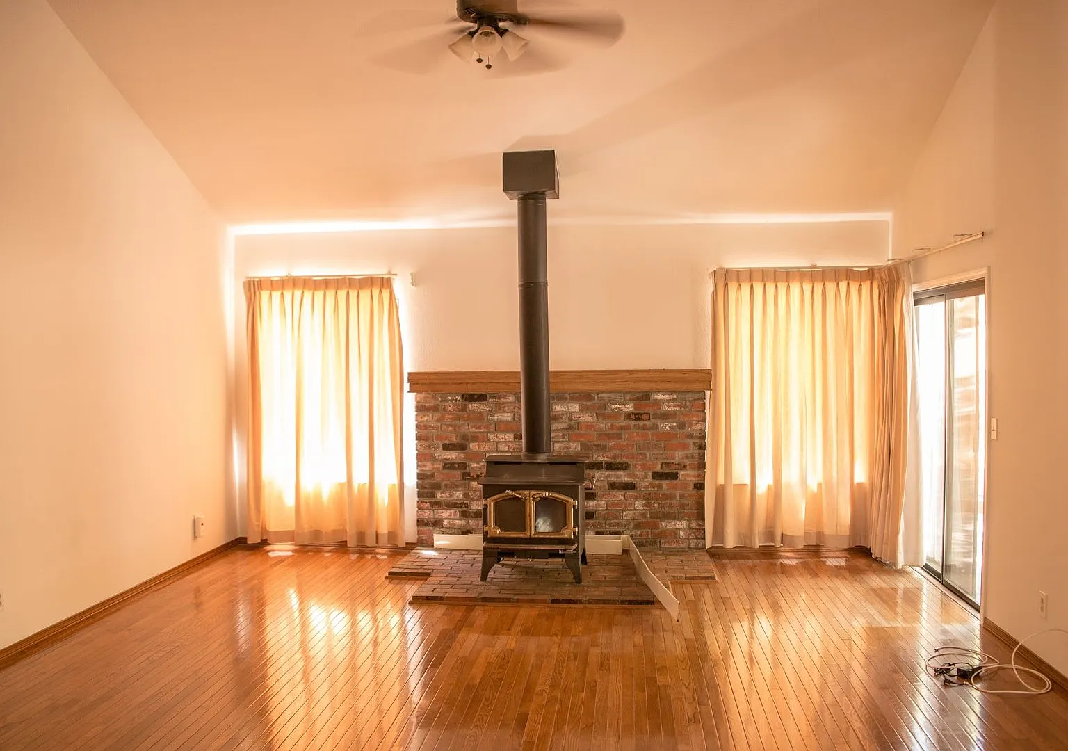 Lovely 3/2 in Meadow Vista! Great horses property! — Photo 2