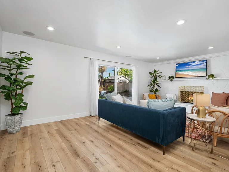16002 Warren Ln — Photo 15