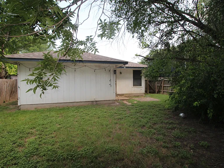 734 Latteridge Dr — Photo 4