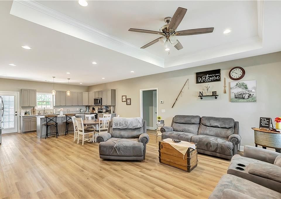 8070 Keowee School Rd, Seneca, SC 29672 MLS 20263028 Zillow