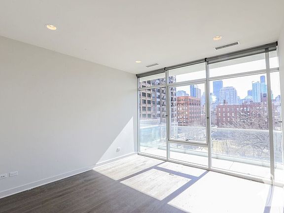 5th image of 859 N Franklin St #405