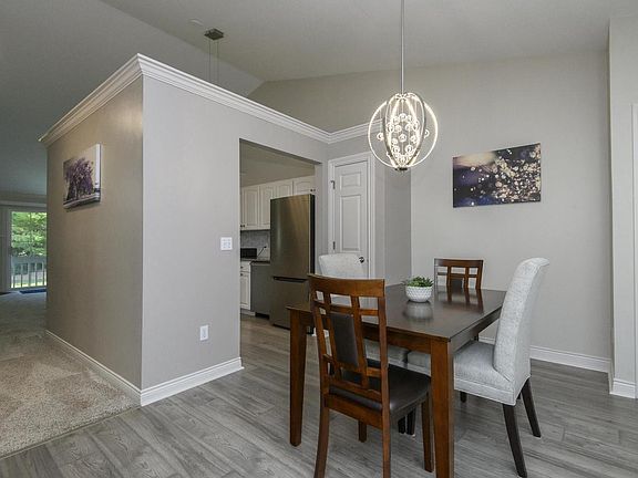 5th image of 652 Pewaukee ROAD Unit E