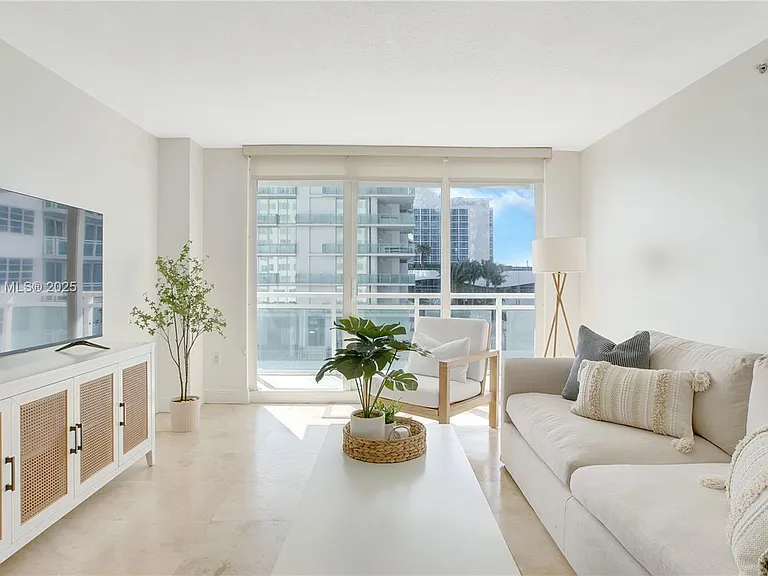 6917 Collins Ave #705 — Photo 5