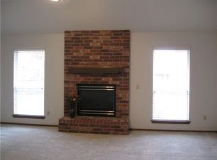 1304 Camelot Ct, Shawnee, OK 74804