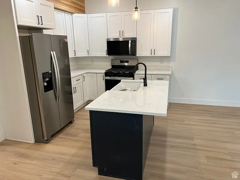 725 W 350 N #A — Photo 10