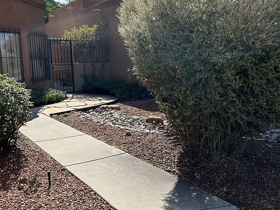 4th image of 5222 Noreen Dr NE