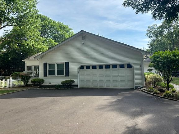 2nd image of 288 Maplewood Rd