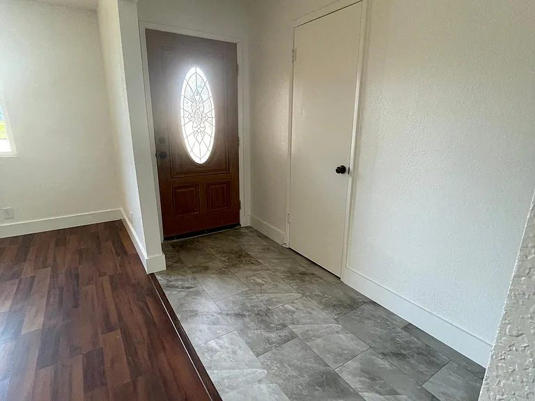 4400 Melody Ln — Photo 3