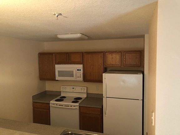 2nd image of 107 Masters Dr Unit 201