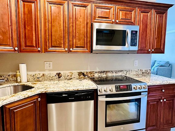 5th image of 505 Spencer Dr APT 408