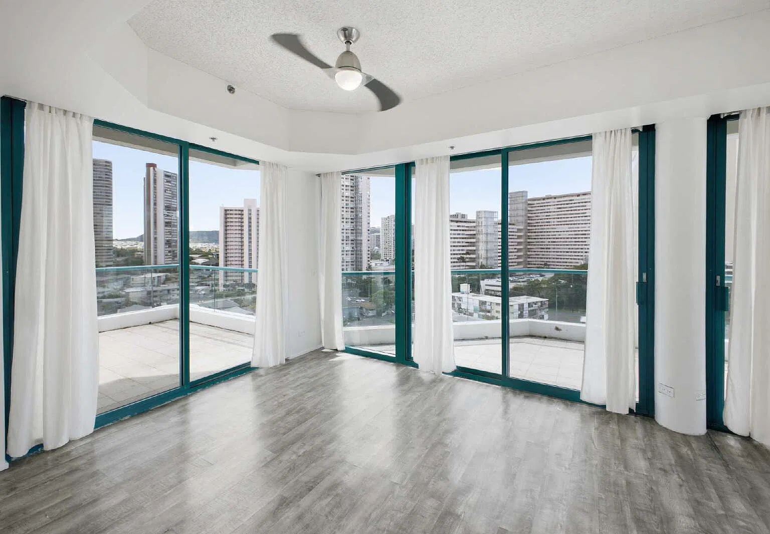 2 bed, 2.0 bath, 1446 sqft, $4,000 — Photo 3