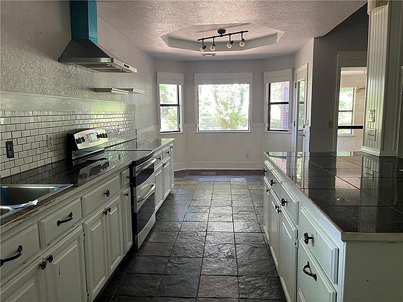 3rd image of 4031 120th Ave NE