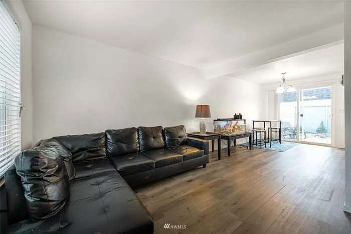 14508 W Thorne Ln SW — Photo 2