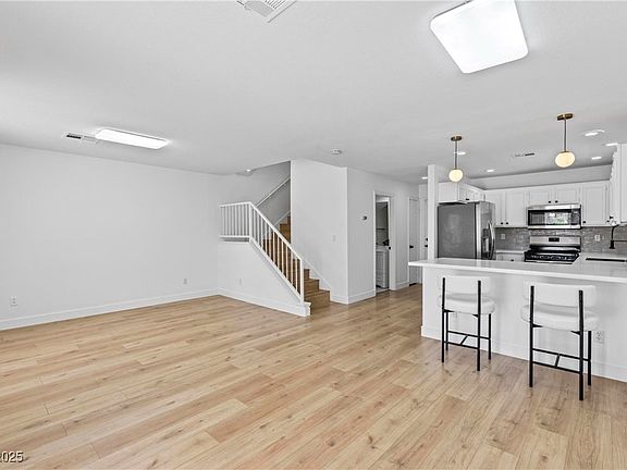 2nd image of 5516 Ness Ave