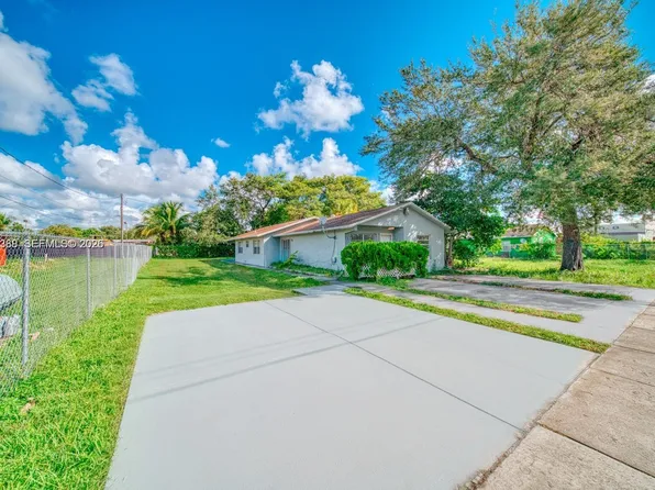 757 NW 95th Ter #757, Miami, FL 33150