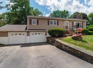 27 Anderson Dr, Methuen, MA 01844