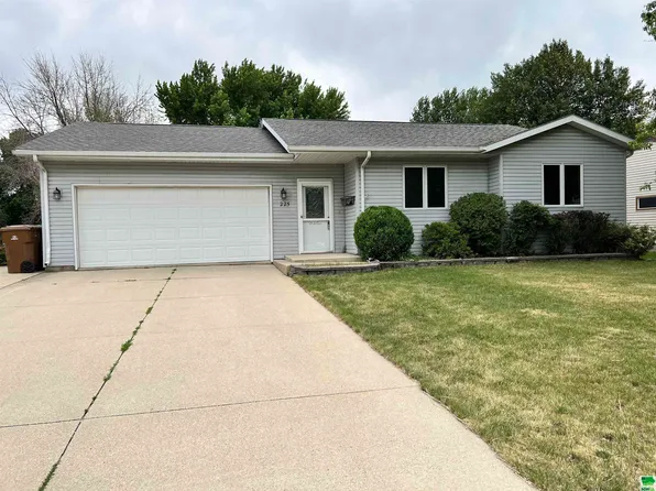 225 Elm St, Lakeside, IA 50588