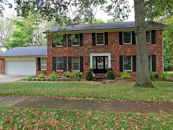 2nd image of 14959 Lake Manor Ct
