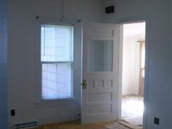 5th image of 227 Grant St