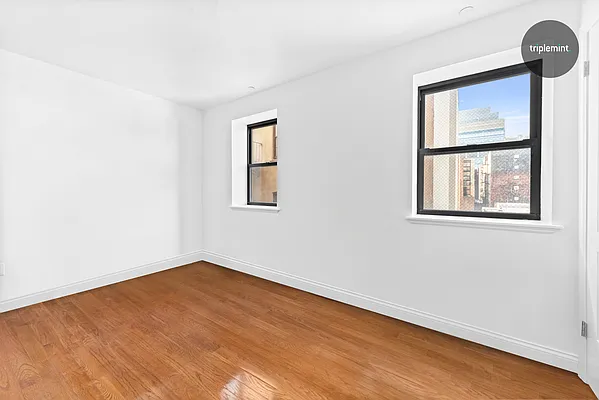 Sold by Triplemint | media 23