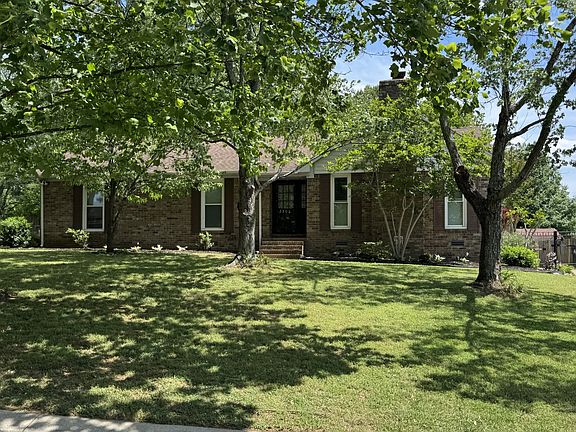 5th image of 2306 Crown Hill Dr
