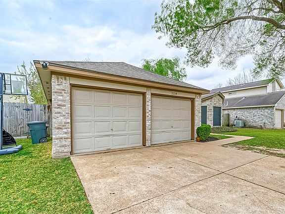 2nd image of 2114 Westwood Dr