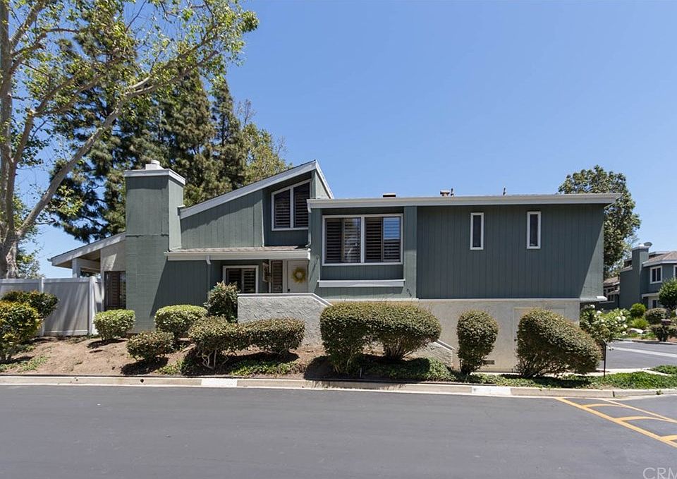1st image of 916 Hollow Brook Ln #128