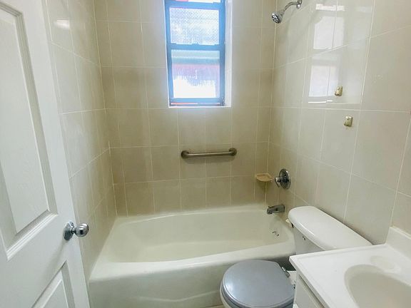 5th image of 974 52nd St #2F