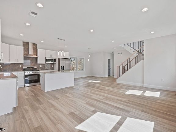 3rd image of 175 Brennan Concourse