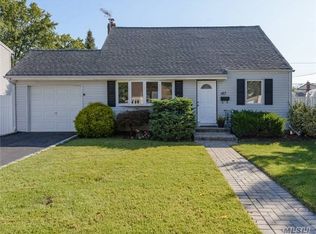 187 Lee Ave, Hicksville, NY 11801