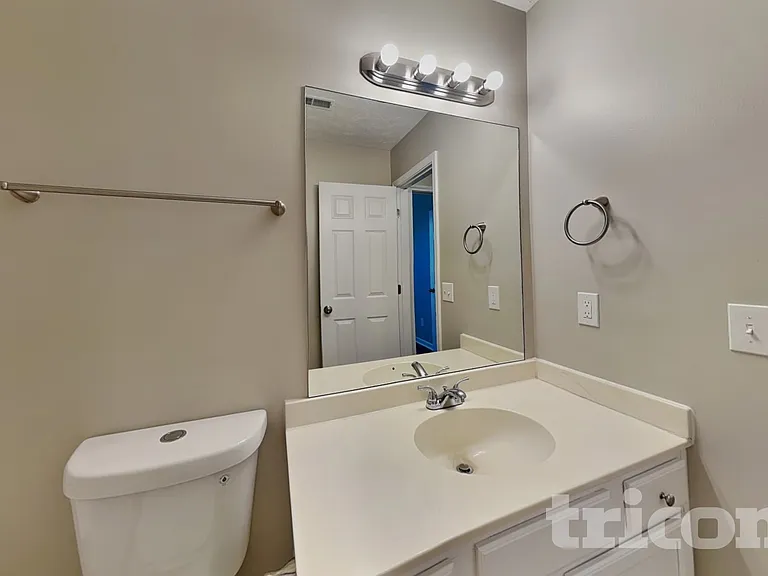 212 Dorchester Dr — Photo 15