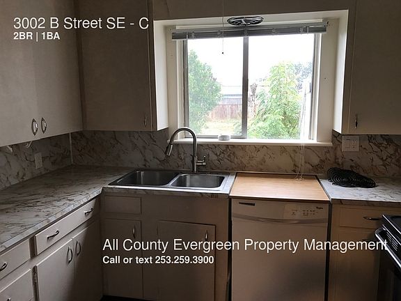 4th image of 3002 B St SE APT C