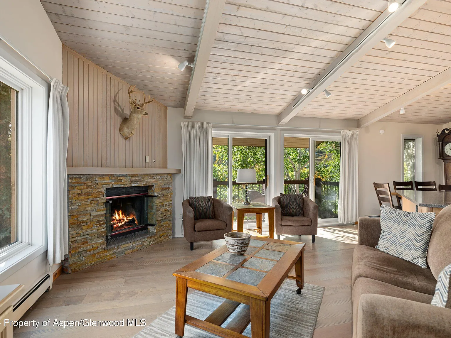 35 Upper Woodbridge Rd — Photo 2